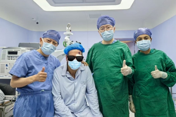 【新京报】爱尔眼科以“中国医疗速度”成功抢救外籍视网膜脱离患者