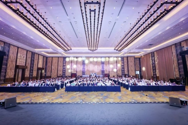 超八成60岁以上人群老花、白内障并存——爱尔眼科开启老视多学科诊疗新时代